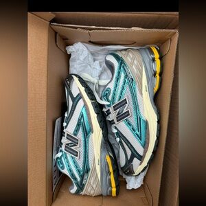 New balance 1906 US 7 Men/ 8.5 Women